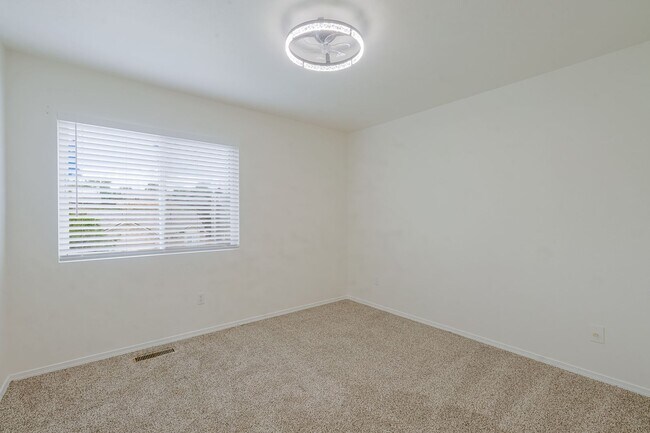 Building Photo - 8302 Cooper River Dr