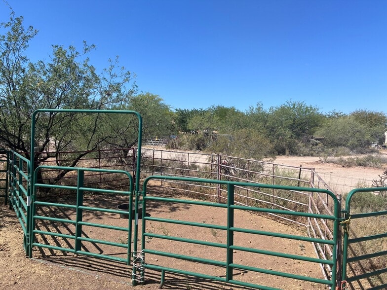 Building Photo - 12725 S Red Horizon Trail