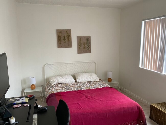 Building Photo - 1534 Stanford Ave