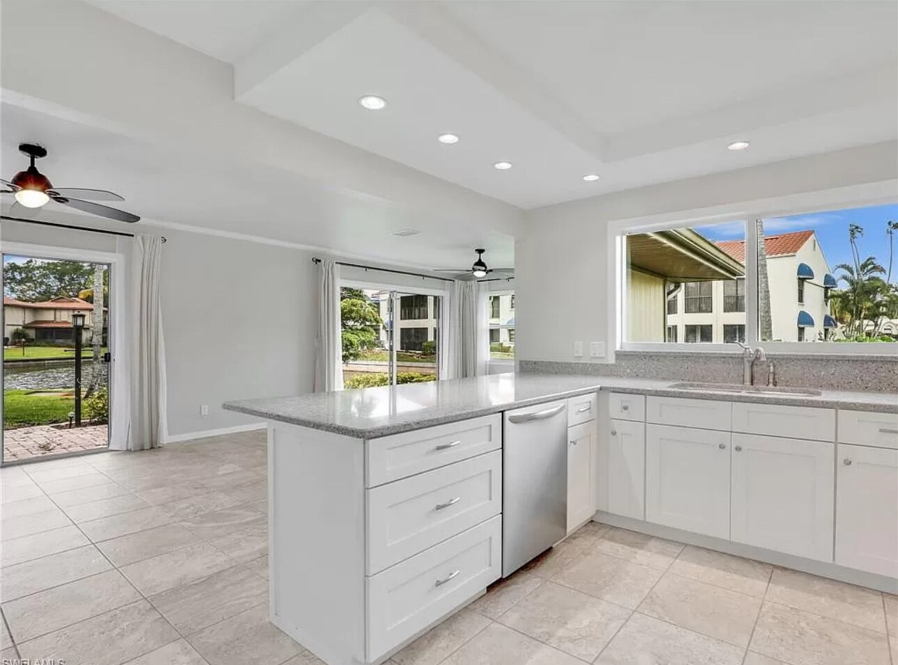 Building Photo - 4265 Island Cir