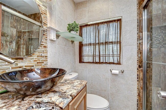 Building Photo - 5325 8th Ave S