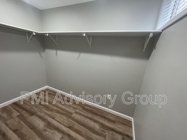 Building Photo - 7416 SW 27th St