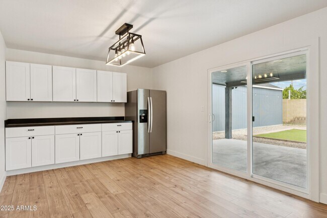 Building Photo - 4740 W Columbine Dr
