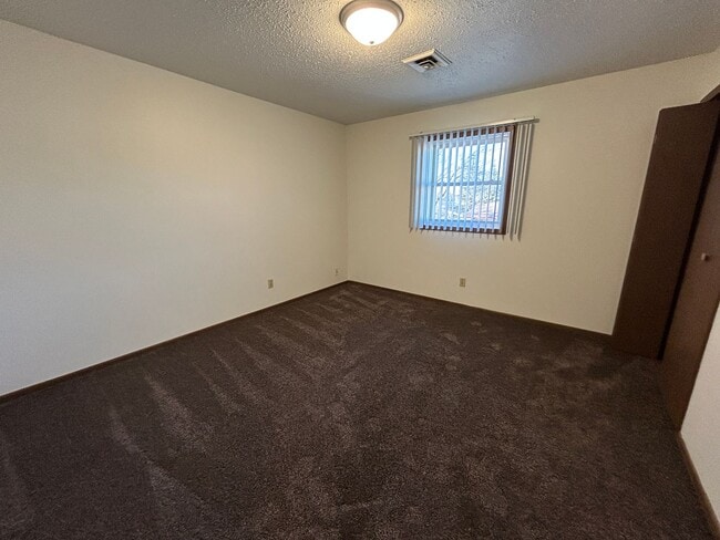 Building Photo - 343 9th Ave E