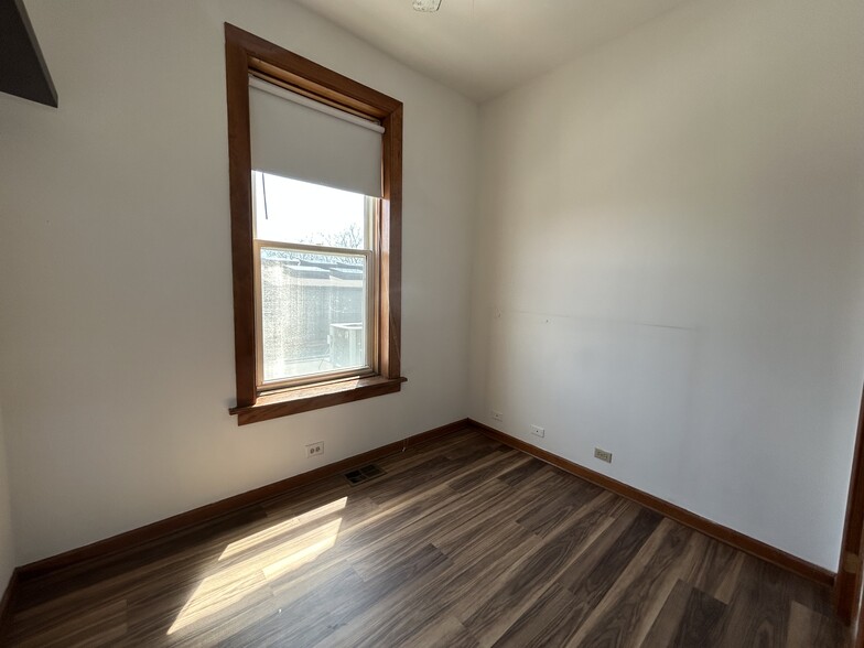Building Photo - 3464 N Clark St