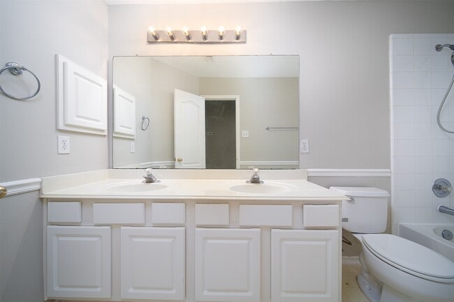 Building Photo - 2407 Hanston Ct