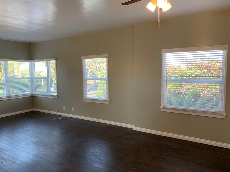 Building Photo - 2028 1/2 S West View St