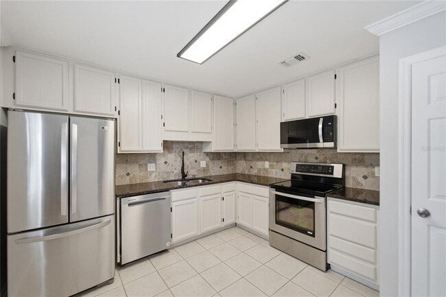 Building Photo - 4304 Clubside Dr