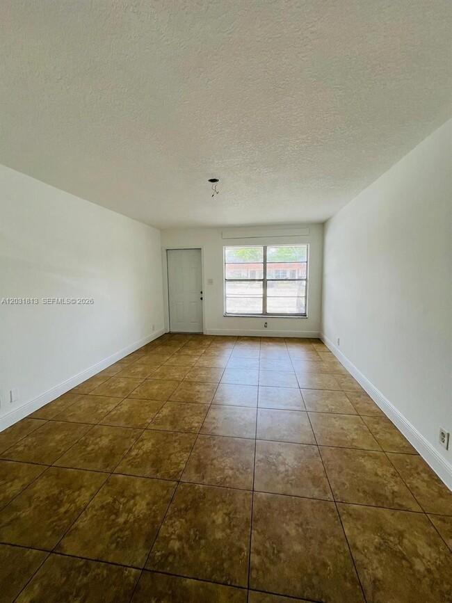 Building Photo - 7701 SW 10th Ct