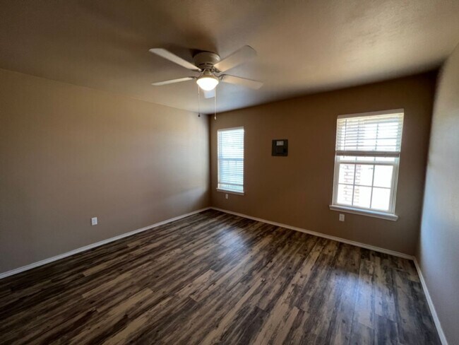 Building Photo - New Beginnings Start At AMRR: 3 BEDROOM IN NORTH LUBBOCK!