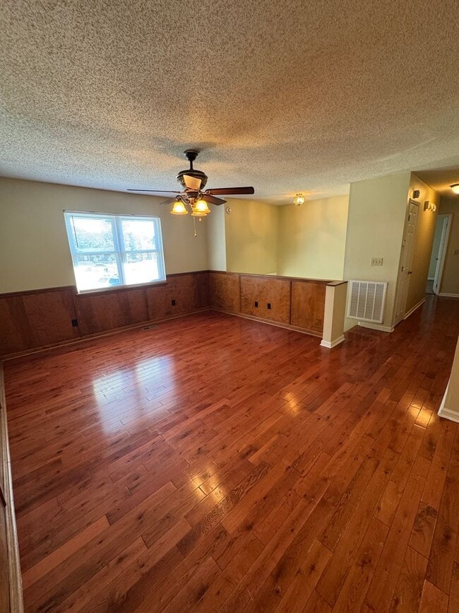 Building Photo - 37 Ty Dr