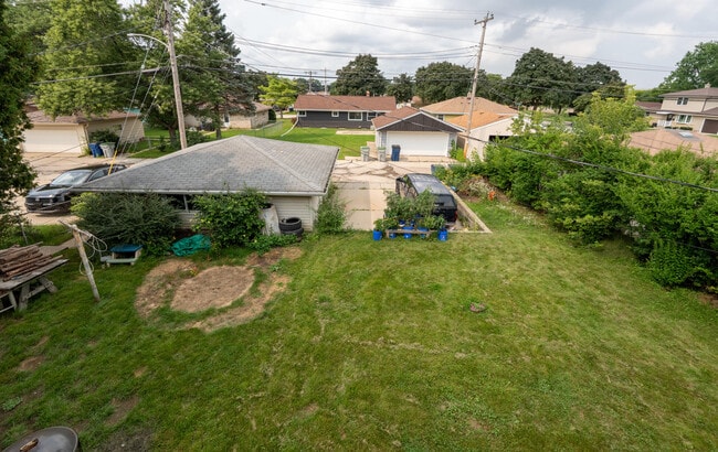 Building Photo - 7712 W Morgan Ave