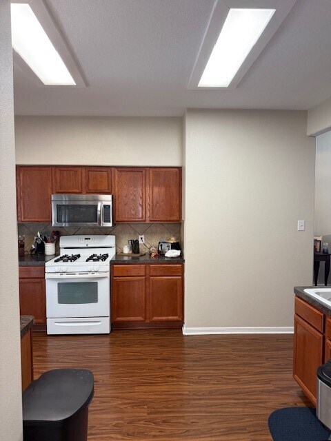 Building Photo - 22411 High Point Pines Dr