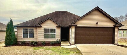 Building Photo - Athens City - Large Fenced in Backyard!