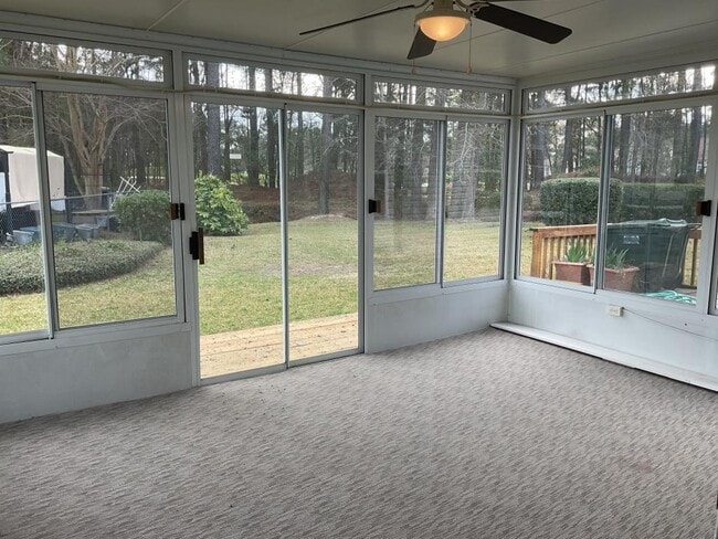 Building Photo - 3650 Farmington Pl