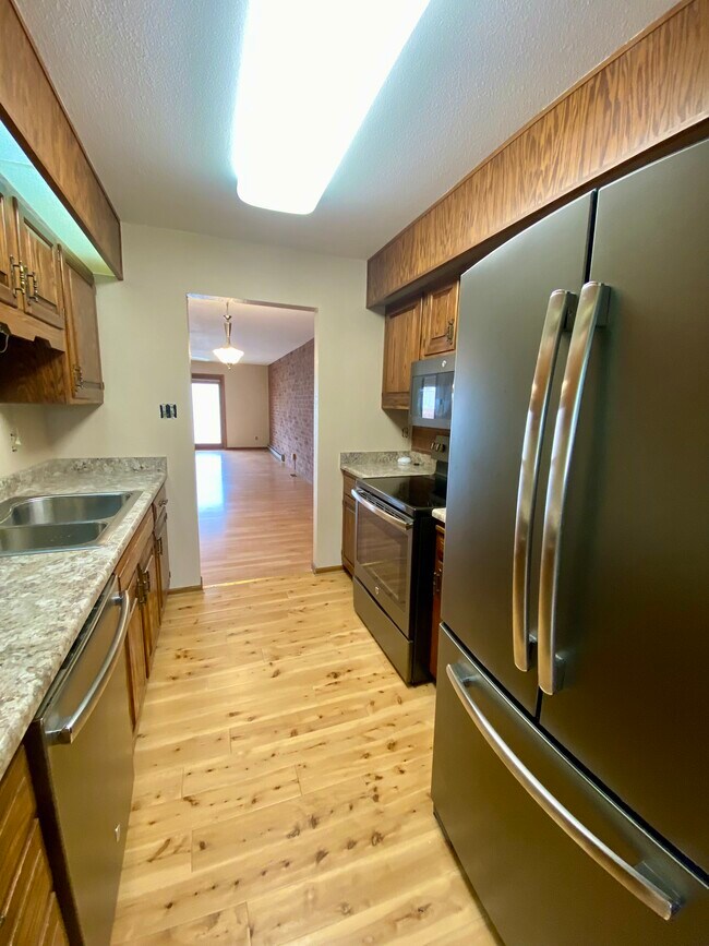 Building Photo - 2302 Cartier Dr