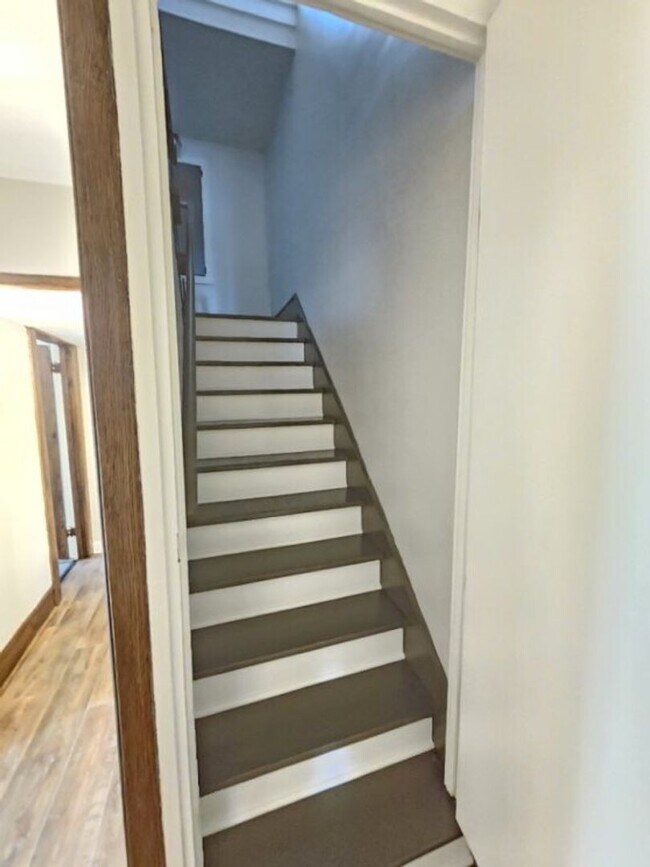 Building Photo - Updated 2 Bedroom (with flex/office space), 2.5 Bath Home with Attached Garage – $1,695/Month