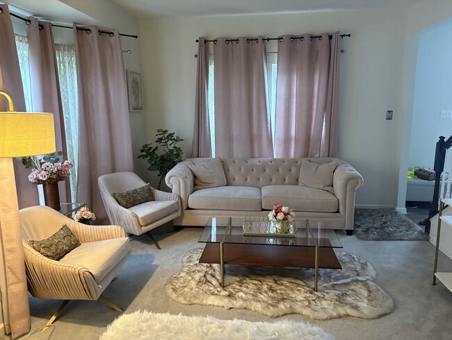 Building Photo - 8 Butterfly Ln