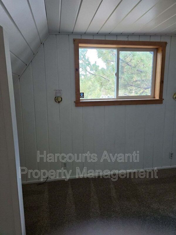 Building Photo - 1701 Old Mammoth Rd