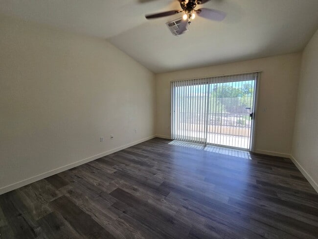 Building Photo - A Fabulous 3 Bedroom Home in Seven Hills