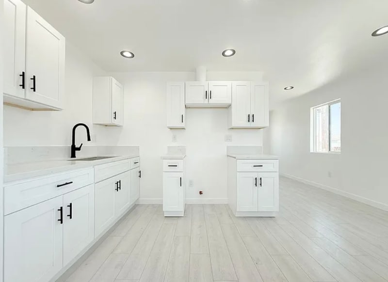 Building Photo - 518 N Wilmington Ave