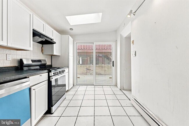 Building Photo - 134 Shurs Ln