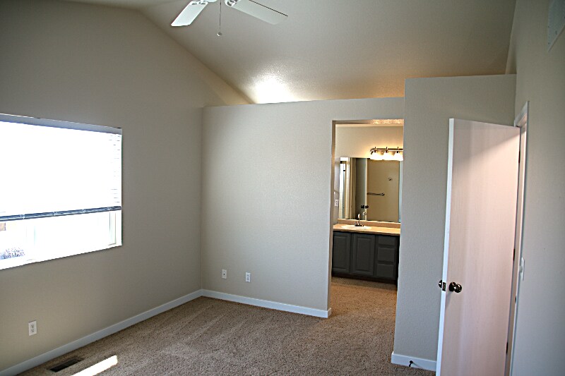 Building Photo - 2651 Sunstone Dr