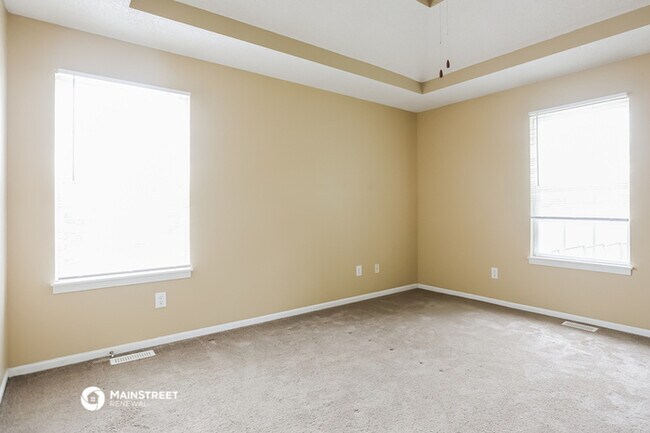 Building Photo - 1100 NE Ridgeview Dr
