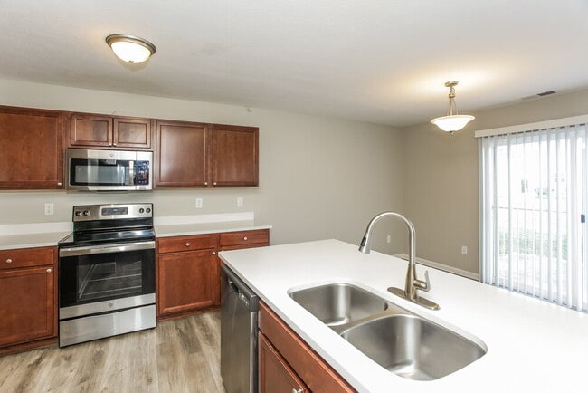 Building Photo - 8024 Bach Dr