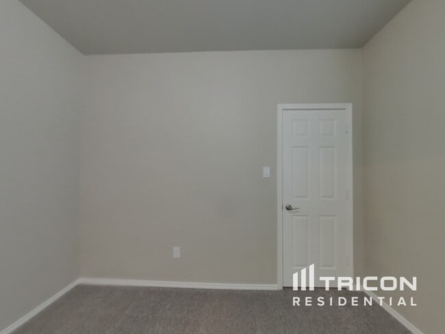 Building Photo - 1427 Oriole Ct
