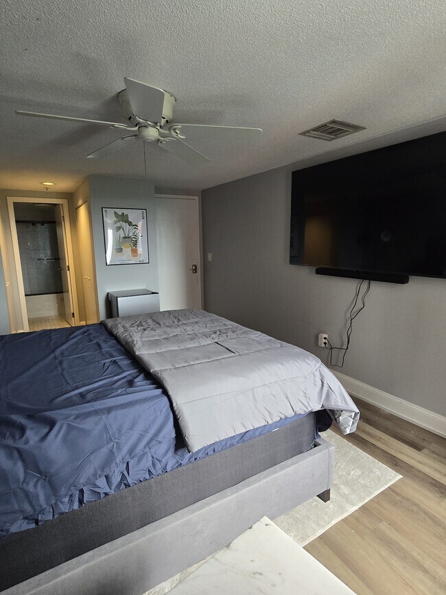 Building Photo - 200 Burkhall St