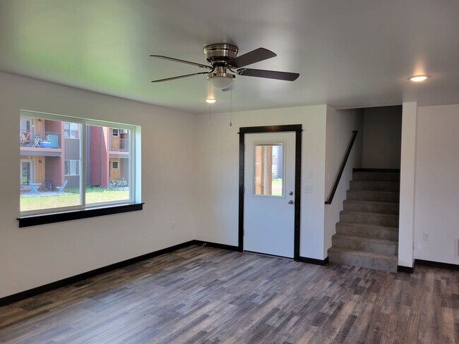 Building Photo - 703 Black Diamond St