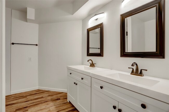 Building Photo - 14035 Myrtlea Dr