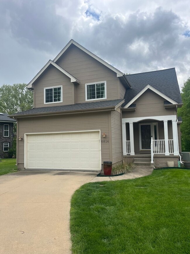 Building Photo - HUGE 3 Bed Home for Rent!