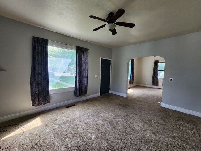 Building Photo - Poplar Grove 3 bd. House! Pets ok! Love the yard!