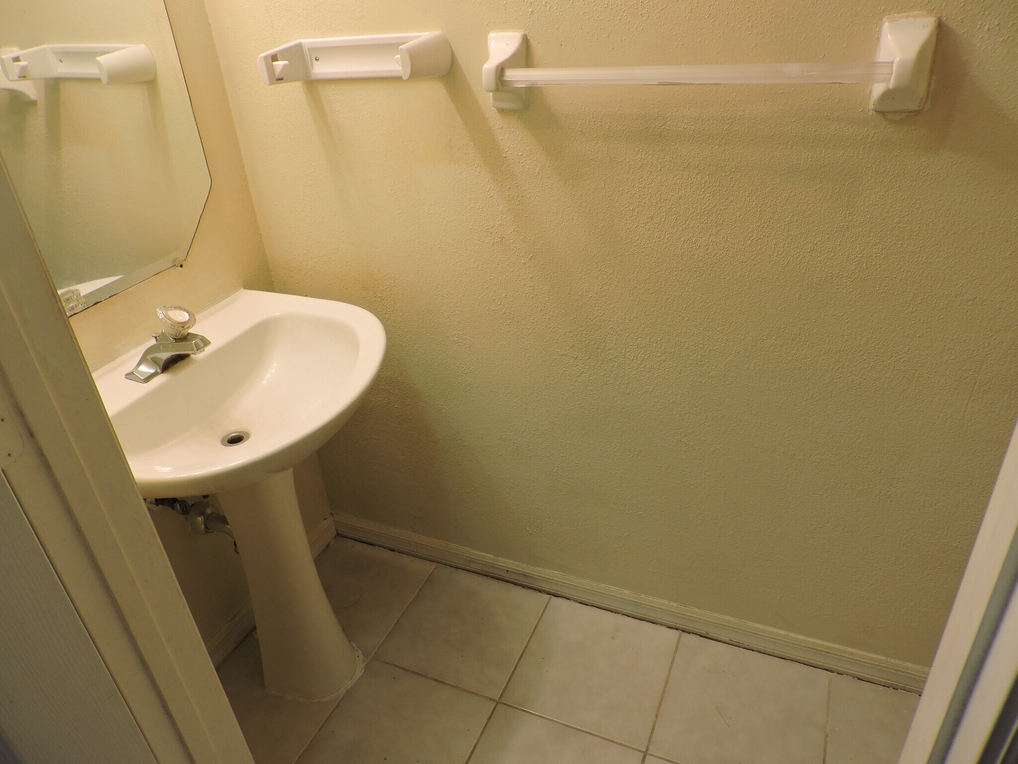 Building Photo - 1708 Pierside Cir