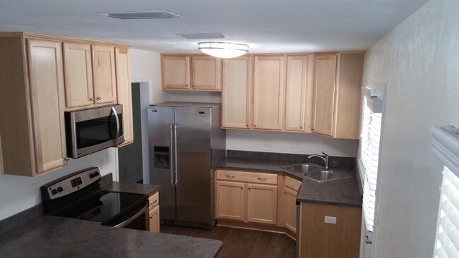 Building Photo - Beautiful and Updated Paired Home Minutes ...