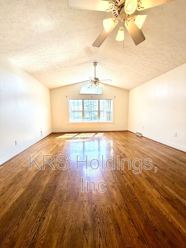 Building Photo - 3415 Thomas Jefferson Rd