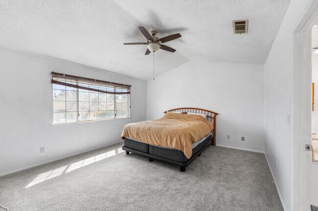Building Photo - 42851 Lemonwood Dr