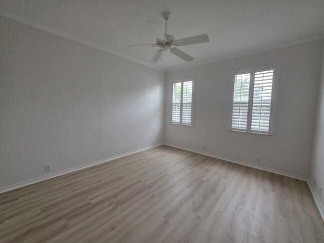 Building Photo - 4492 Golf Club Ln