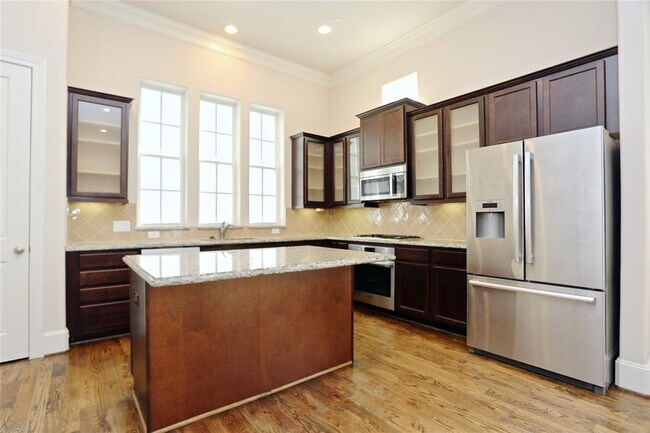 Building Photo - 3216 McKinney St