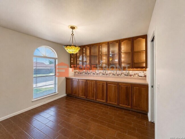 Building Photo - 7845 Village Oak Dr