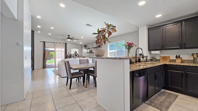 Building Photo - Beautifully updated home in Las Brisas Community of Goodyear!