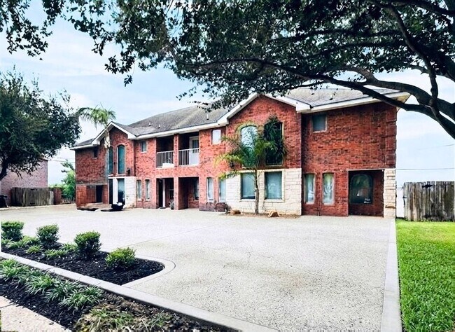 Building Photo - 103 S 48th Ln