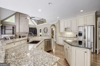 Building Photo - 9485 Nesbit Lakes Dr