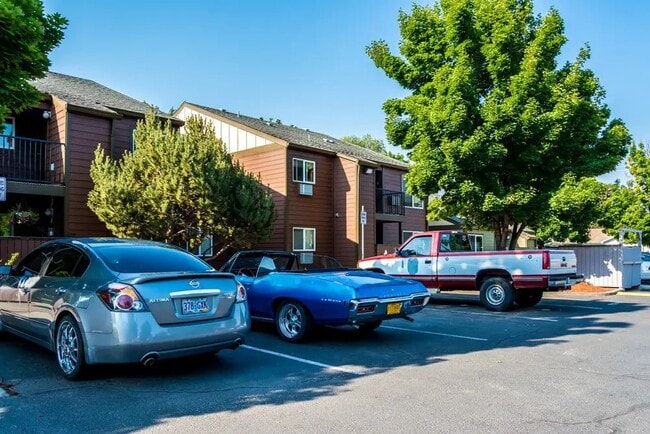 Building Photo - 2210 SW 19th St