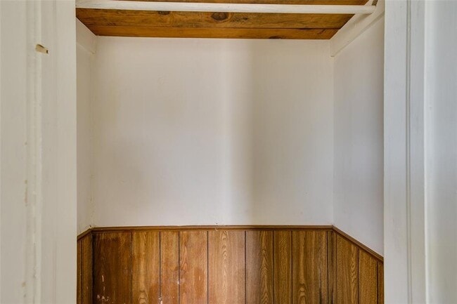 Building Photo - 745 SE 42nd St