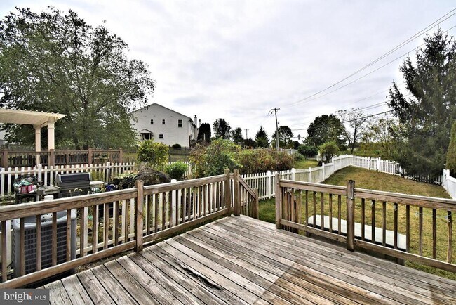 Building Photo - 4258 Red Oak Ct