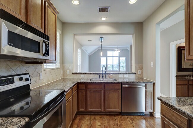 Kitchen - 3542 Cline St