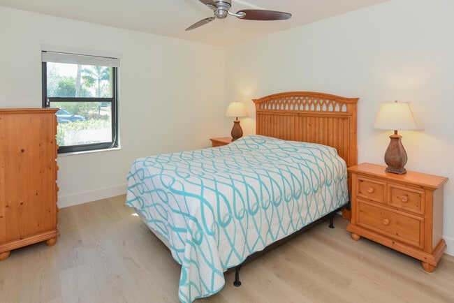 Building Photo - 1469 Vía Privada